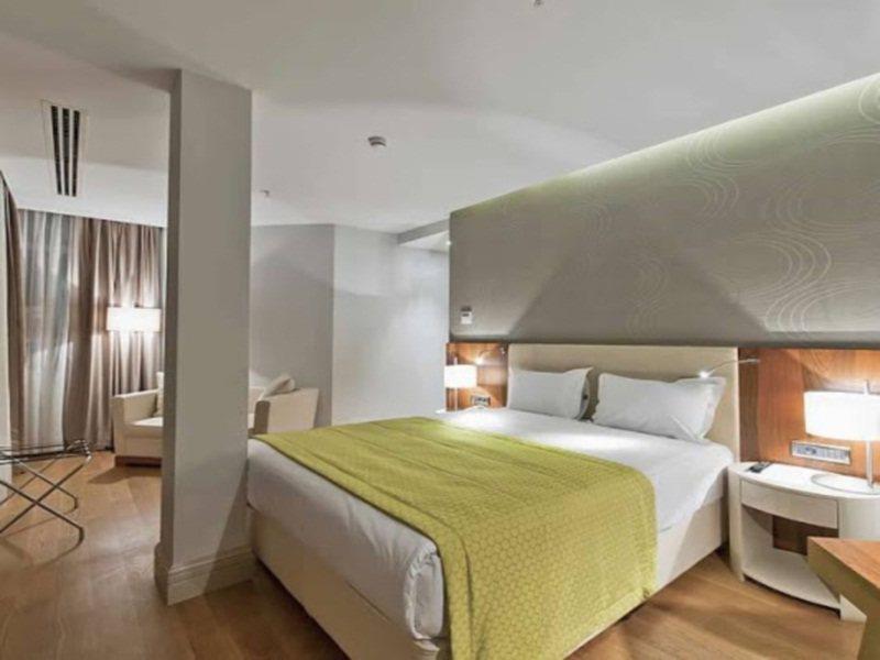 Four Points Flex By Sheraton Istanbul Taksim Square Istambul Exterior foto